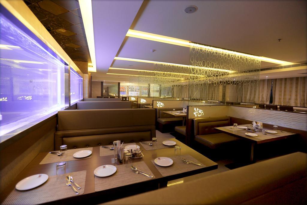 Hotel Sitara Grand Miyapur Haiderabad Buitenkant foto