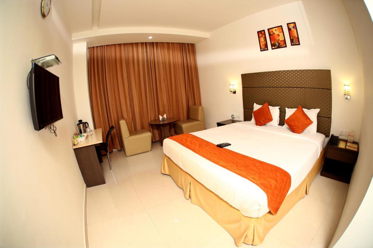 Hotel Sitara Grand Miyapur Haiderabad Buitenkant foto