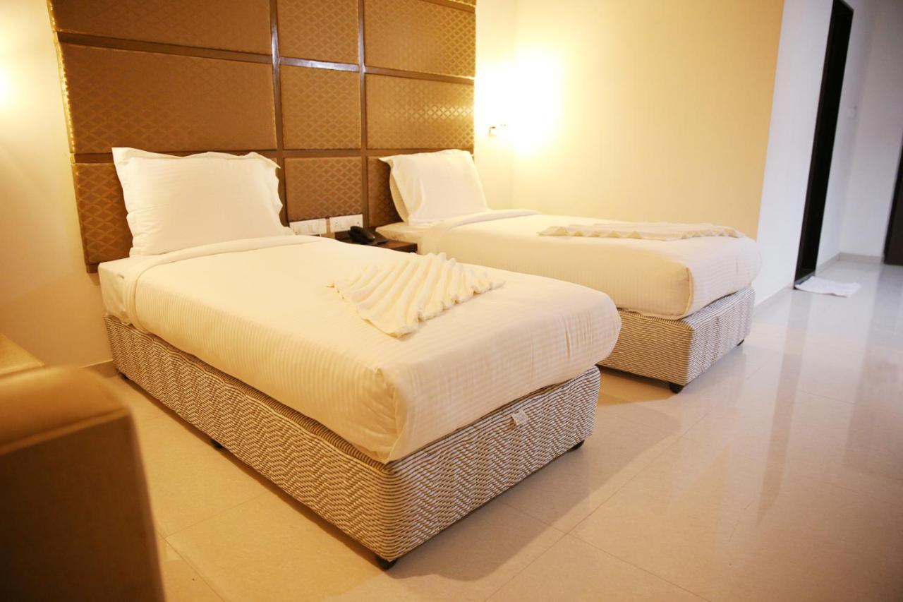 Hotel Sitara Grand Miyapur Haiderabad Buitenkant foto